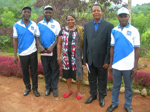 Sari translators and elites