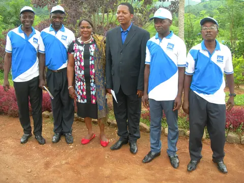 Sari translators and elites