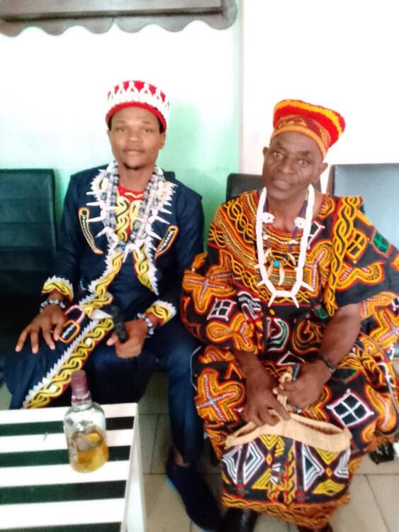 Mfɔnɛ Bɛsaa bee Mfɔnɛ Budziiŋ